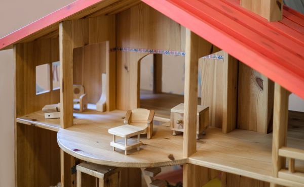Doll House Assembly in Glenview